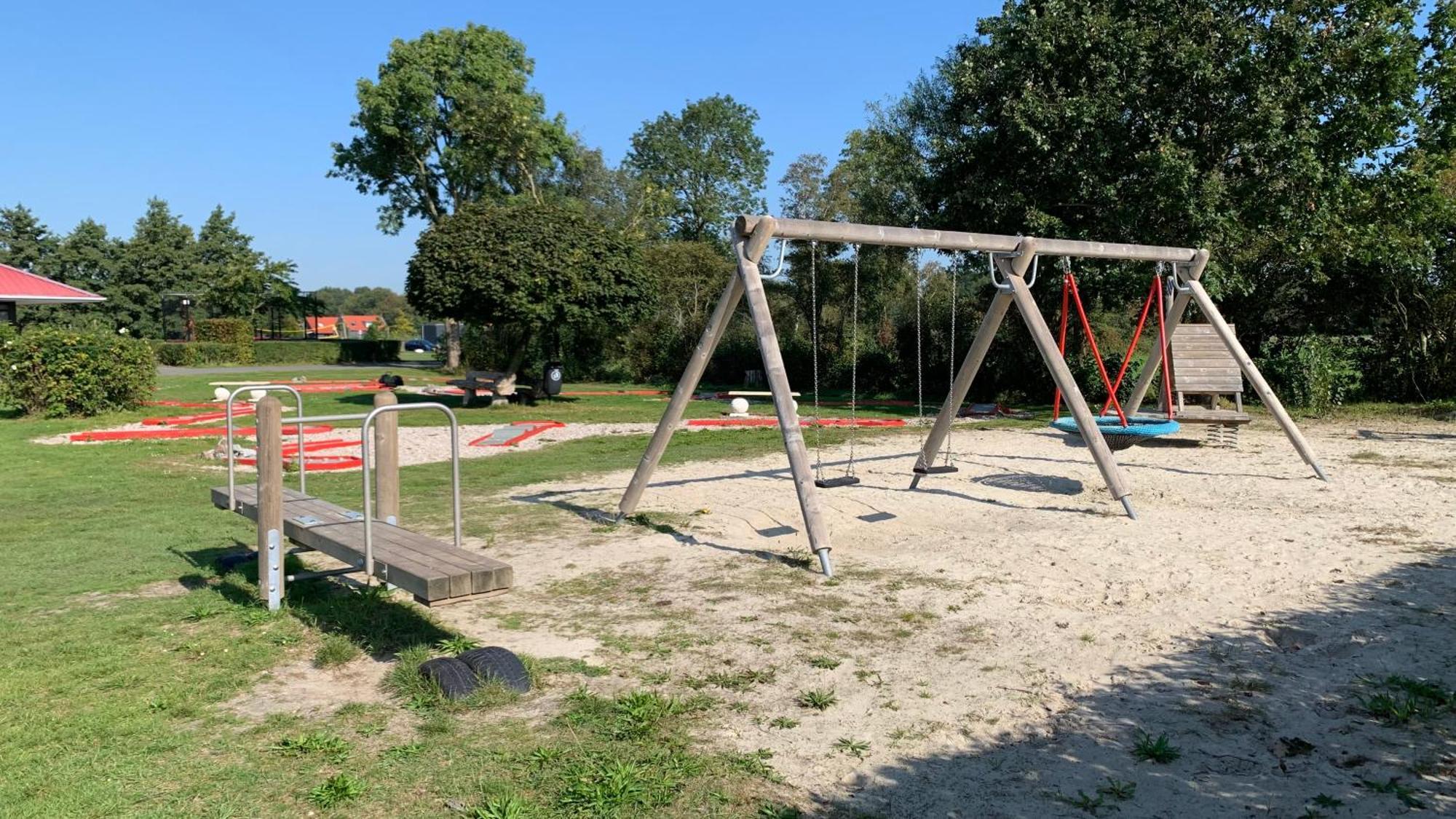 'T Paviljoenhus Bij Sneekermeer Offingawier Kültér fotó