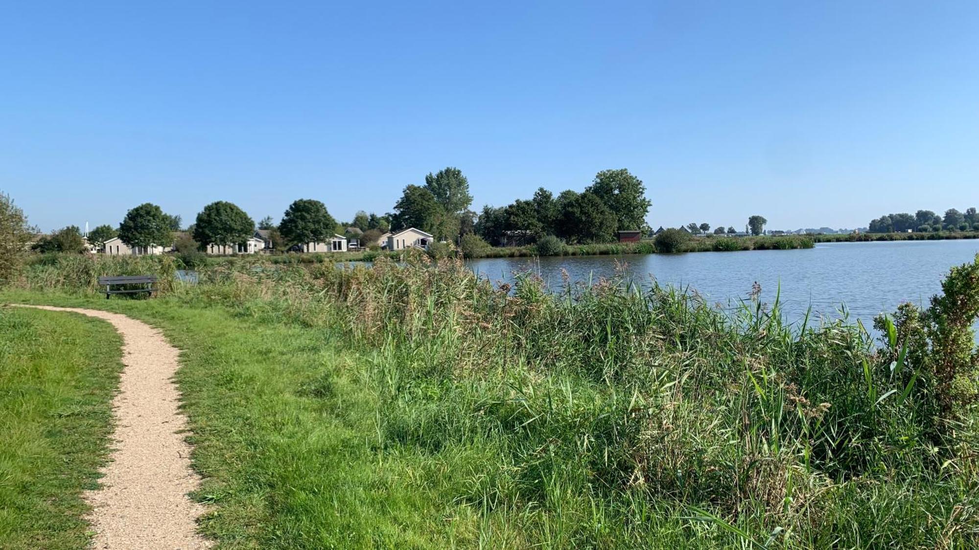 'T Paviljoenhus Bij Sneekermeer Offingawier Kültér fotó